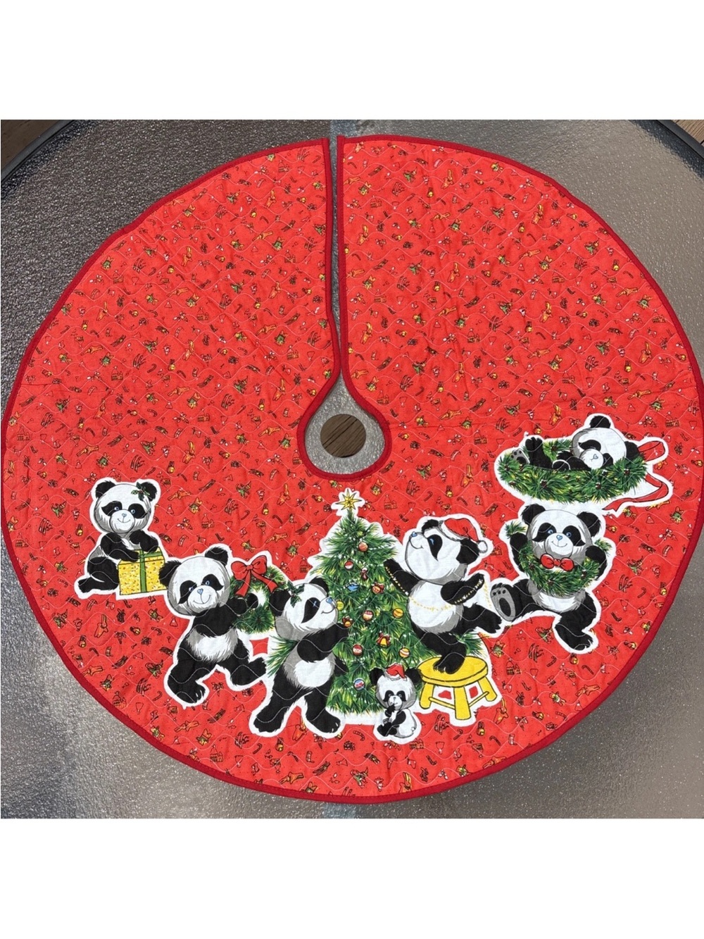 Vintage Panda Bears Quilted Christmas Tree Skirt 34” Diameter 4” Opening - EUC!